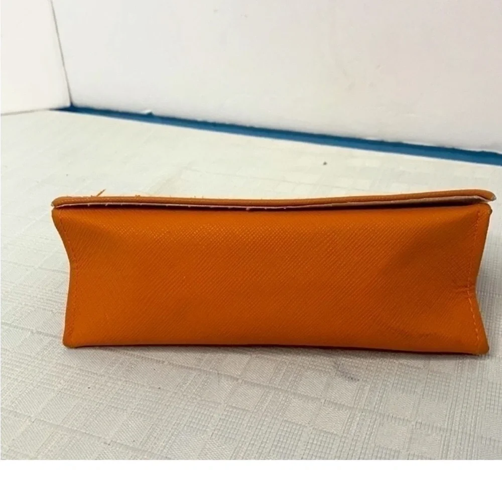 Tory Burch Glasses / Sunnies case in Orange with gold tone emblem